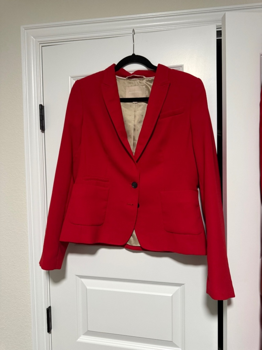 BANANA REPUBLIC 2-button Classic Pockets Red Blazer and Matching Martin Fit Pant